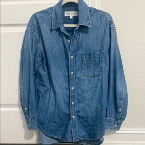 Aritzia Denim Forum The 80’s Comfy Denim Shirt 5 YRS KISS N TELL BL Size XS